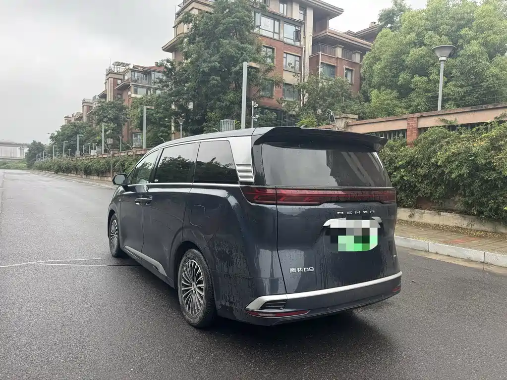 Denza D9 DM-i 945 Luxury
