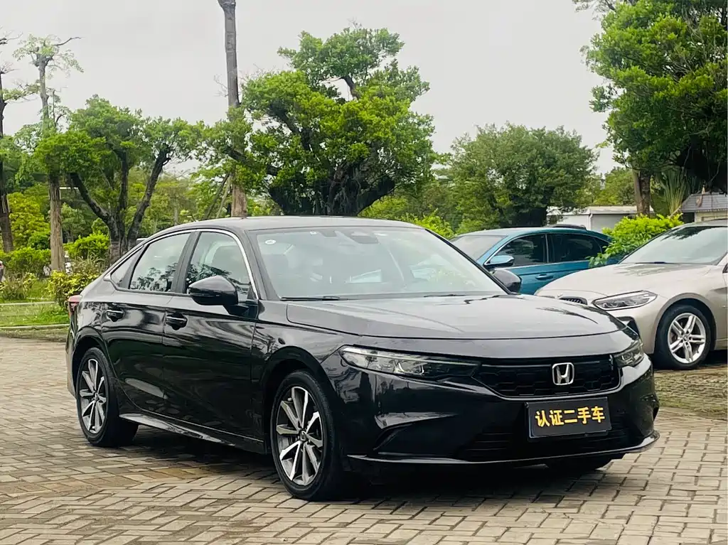 Integra 240 TURBO CVT Luxury