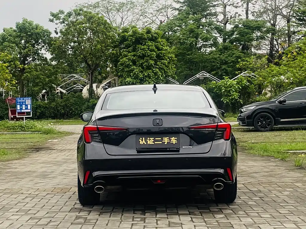 Integra 240 TURBO CVT Luxury