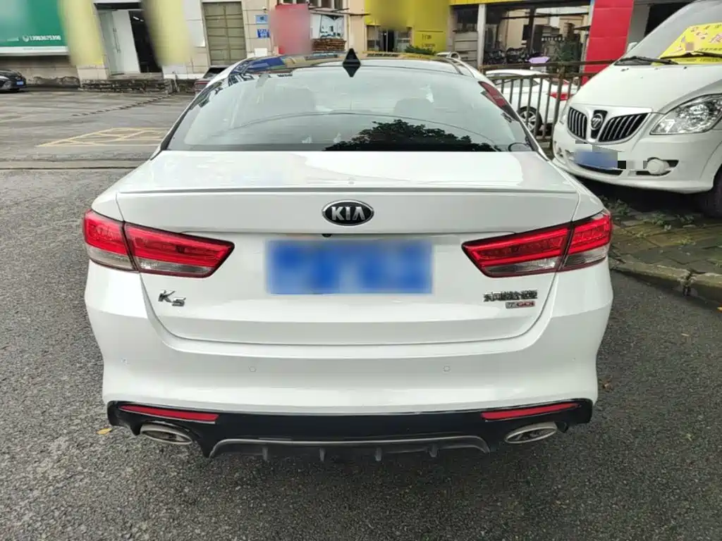 Kia K5 1.6 T Auto LUX