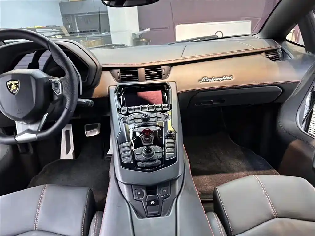 Aventador LP 700-4