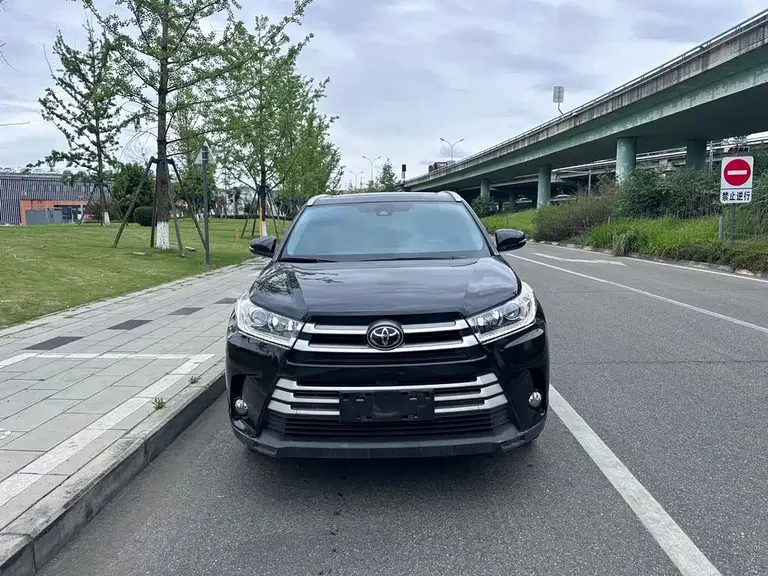 Toyota Highlander 2.0 T 4 WD Luxury 7-seat