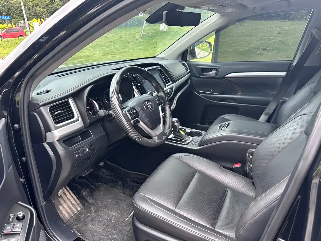 Highlander 2.0 T 4 WD Luxury 7-seat