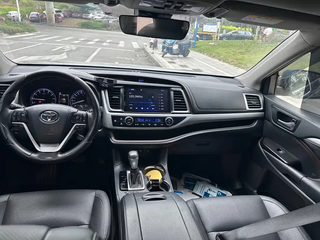 Highlander 2.0 T 4 WD Luxury 7-seat
