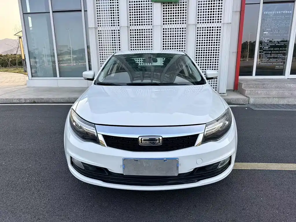 Qoros 3 Sedan 1.6 L Auto Leading