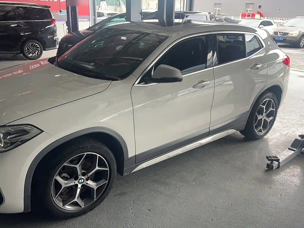 BMW X2 (Import) sDrive20 i M Offroad Package CN-VI