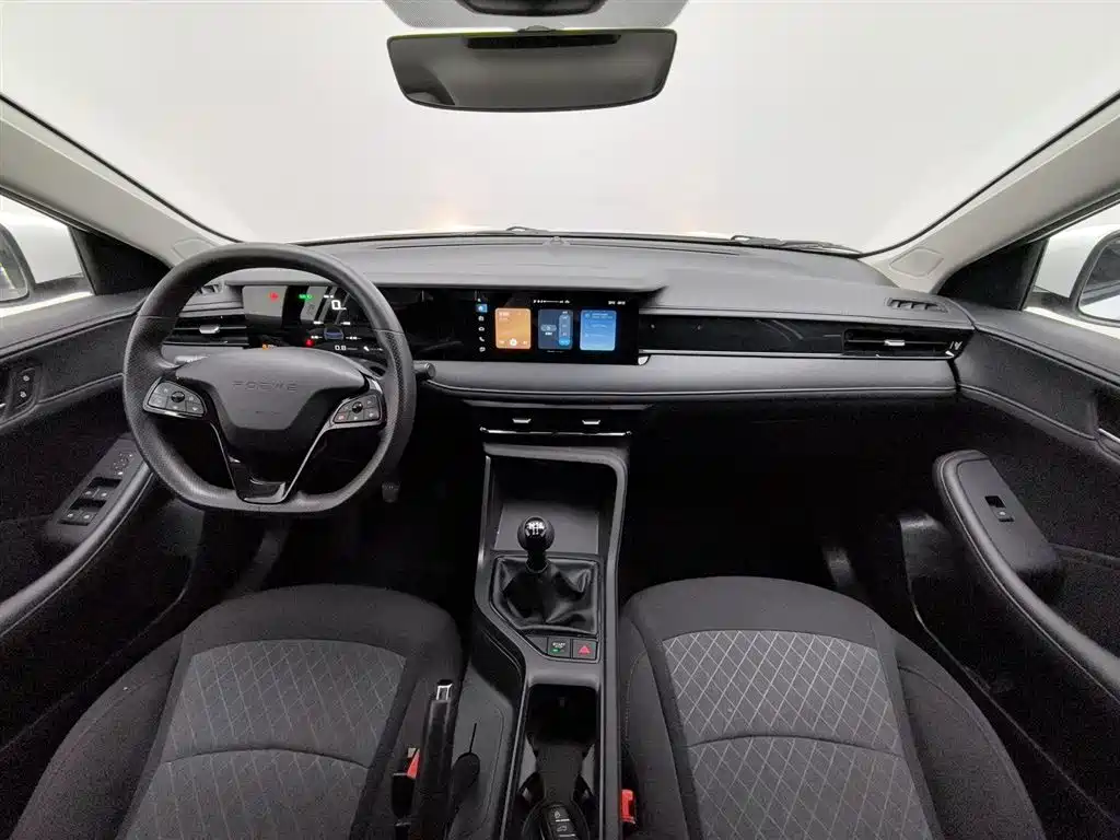 Roewe i5 1.5 L Manual Comfort Enjoyment
