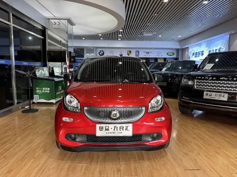 smart forfour 0.9 T 66 kW Pioneer