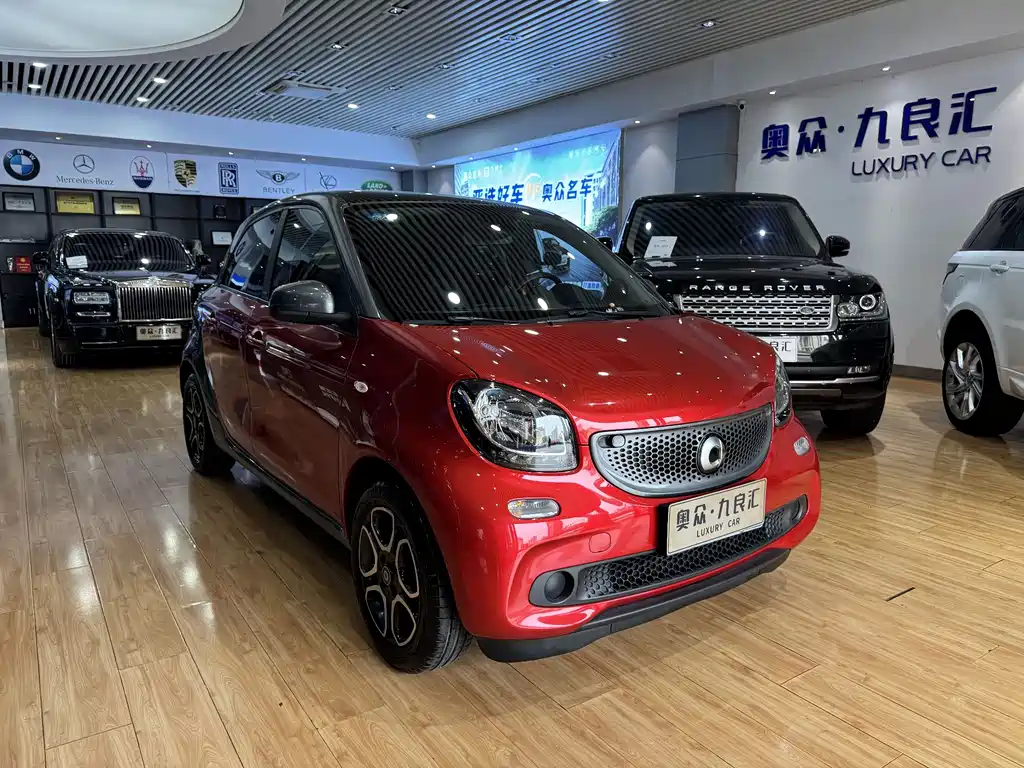 smart forfour 0.9 T 66 kW Pioneer