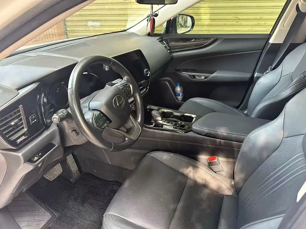 Lexus NX NEV 400 h+ Smooth