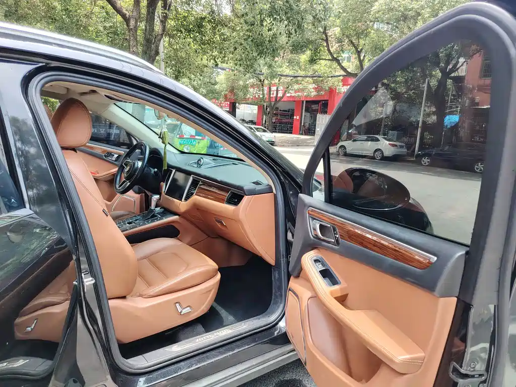 Zotye SR9 2.0 T Auto Ultimate Dream
