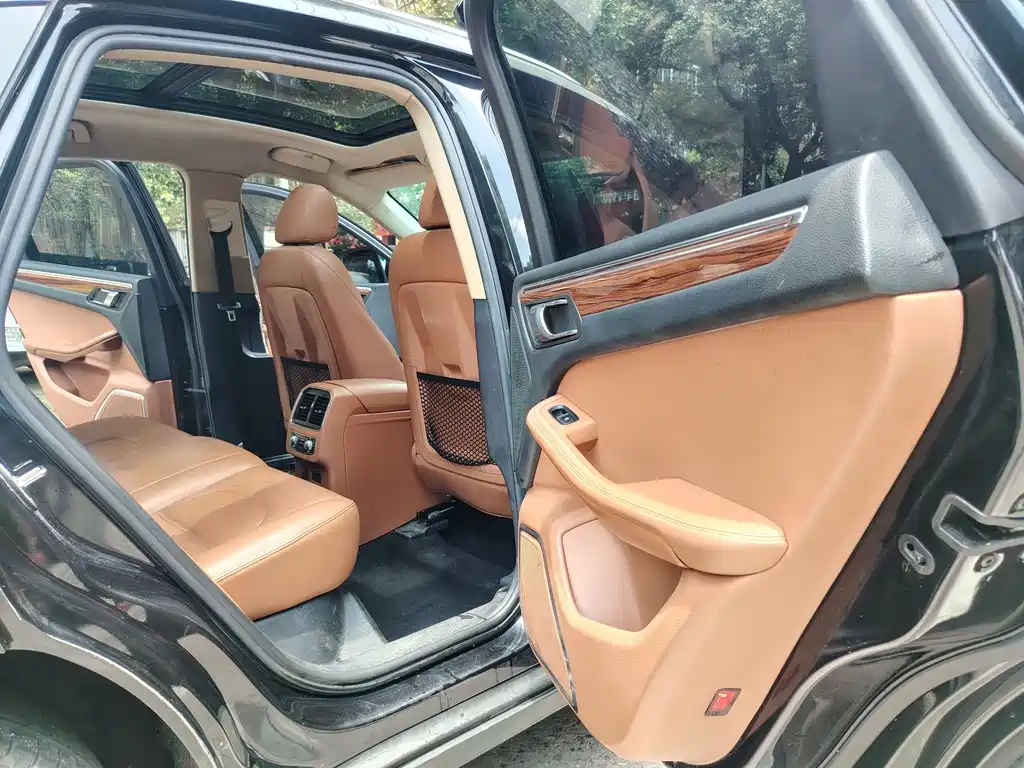 Zotye SR9 2.0 T Auto Ultimate Dream