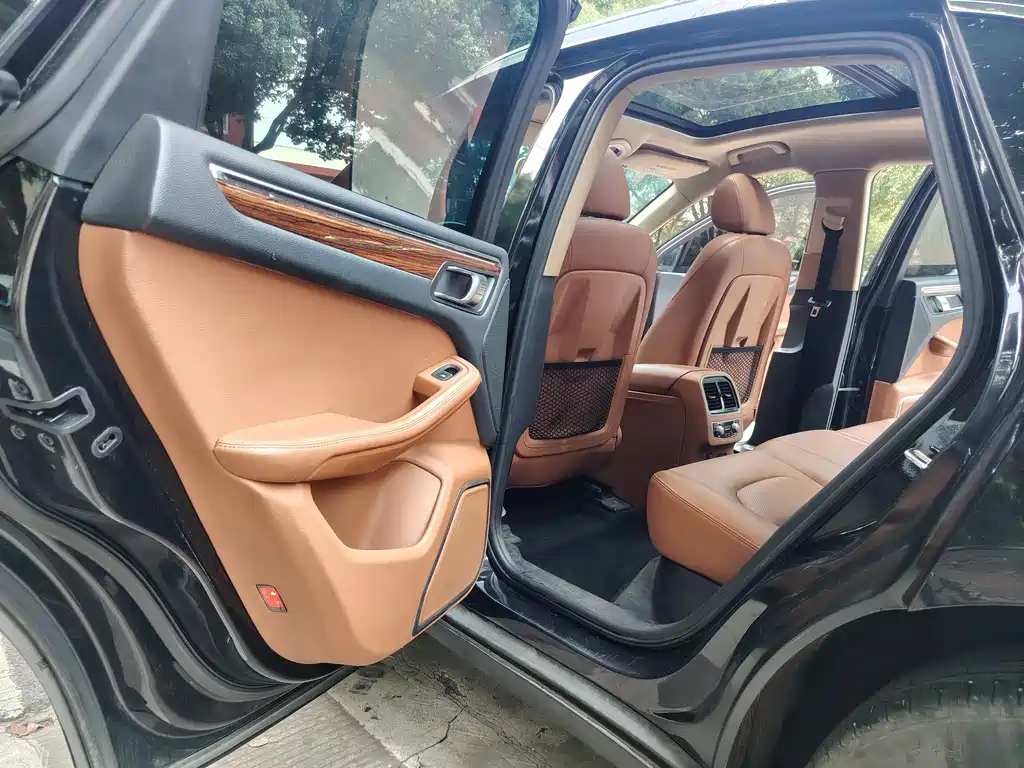 Zotye SR9 2.0 T Auto Ultimate Dream