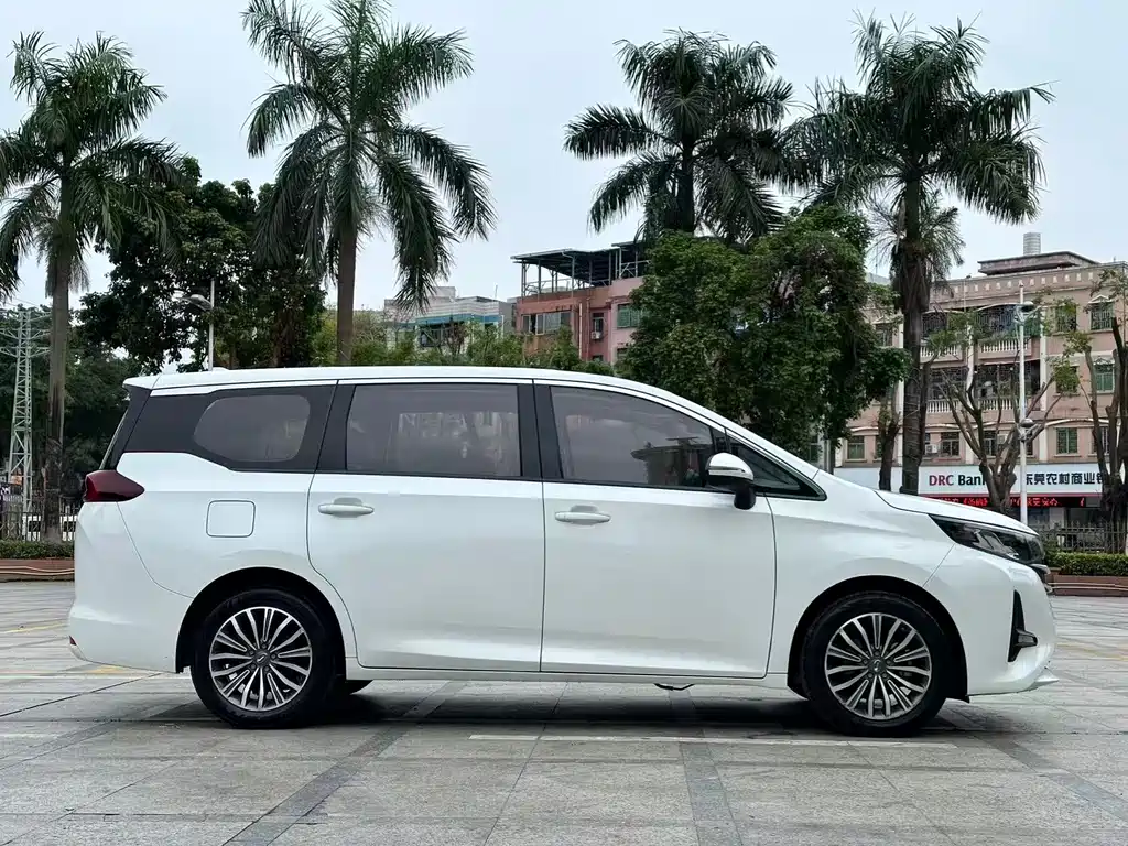 GAC Trumpchi M6 270 T Auto Premium (7-seat) CN-V
