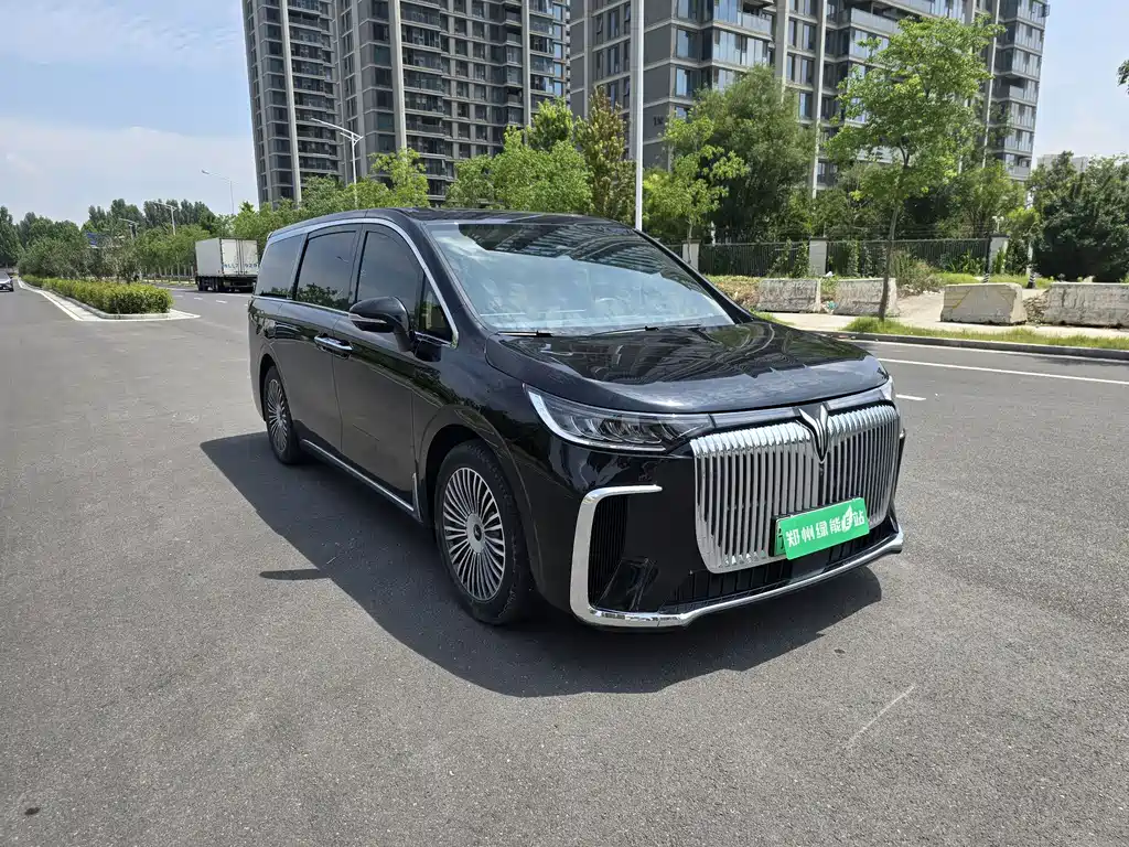 Voyah Dreamer PHEV 4 WD Distinguished Kunpeng
