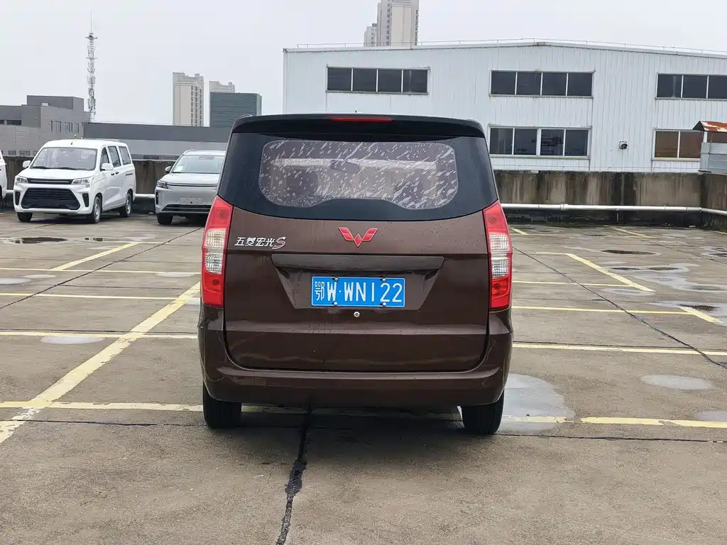 Wuling Hongguang 1.5 L Facelift S Comfort