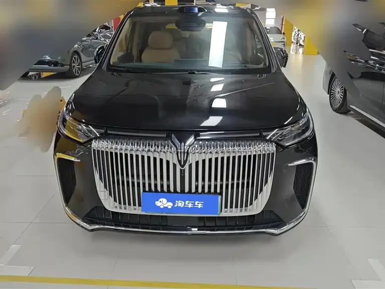 Voyah Dreamer PHEV 4 WD Distinguished Qiankun