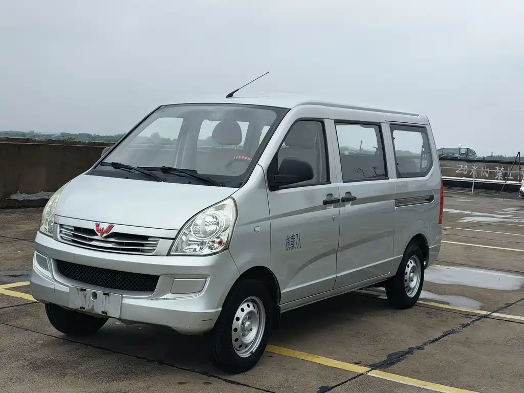 Wuling Rongguang 五菱荣光 2020款 1.2 L S 基本型 国VI