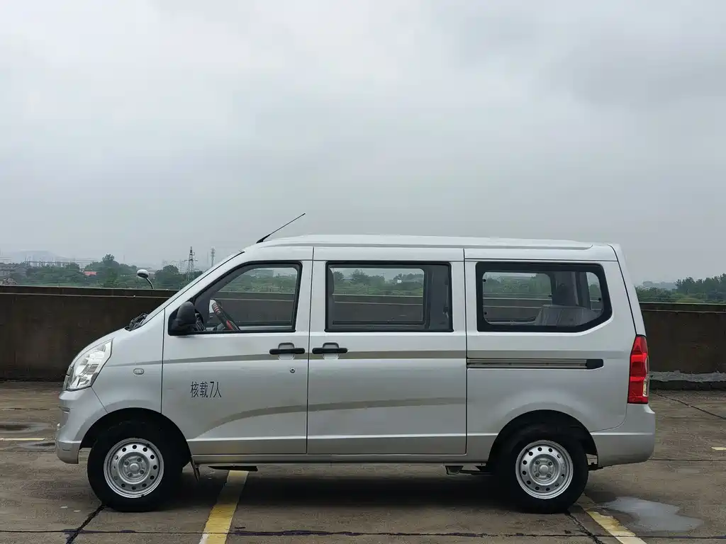 Wuling Rongguang 五菱荣光 2020款 1.2 L S 基本型 国VI