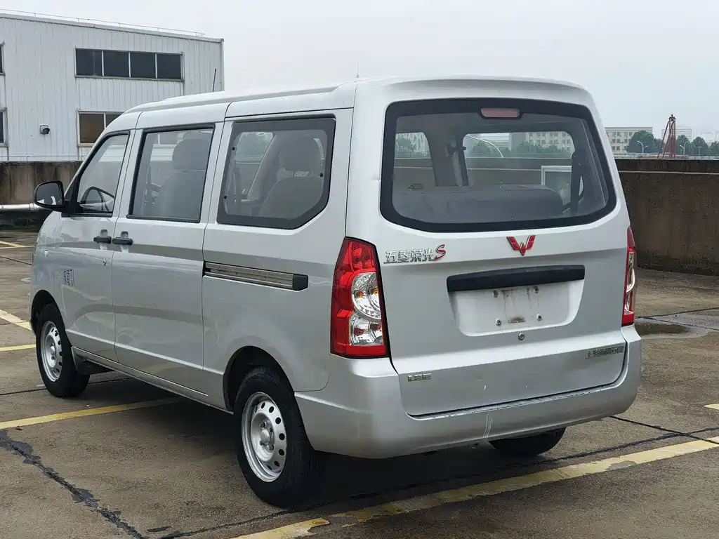 Wuling Rongguang 五菱荣光 2020款 1.2 L S 基本型 国VI