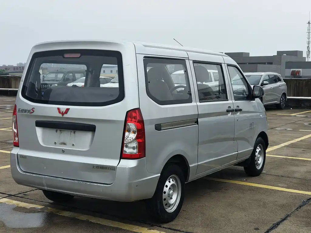 Wuling Rongguang 五菱荣光 2020款 1.2 L S 基本型 国VI