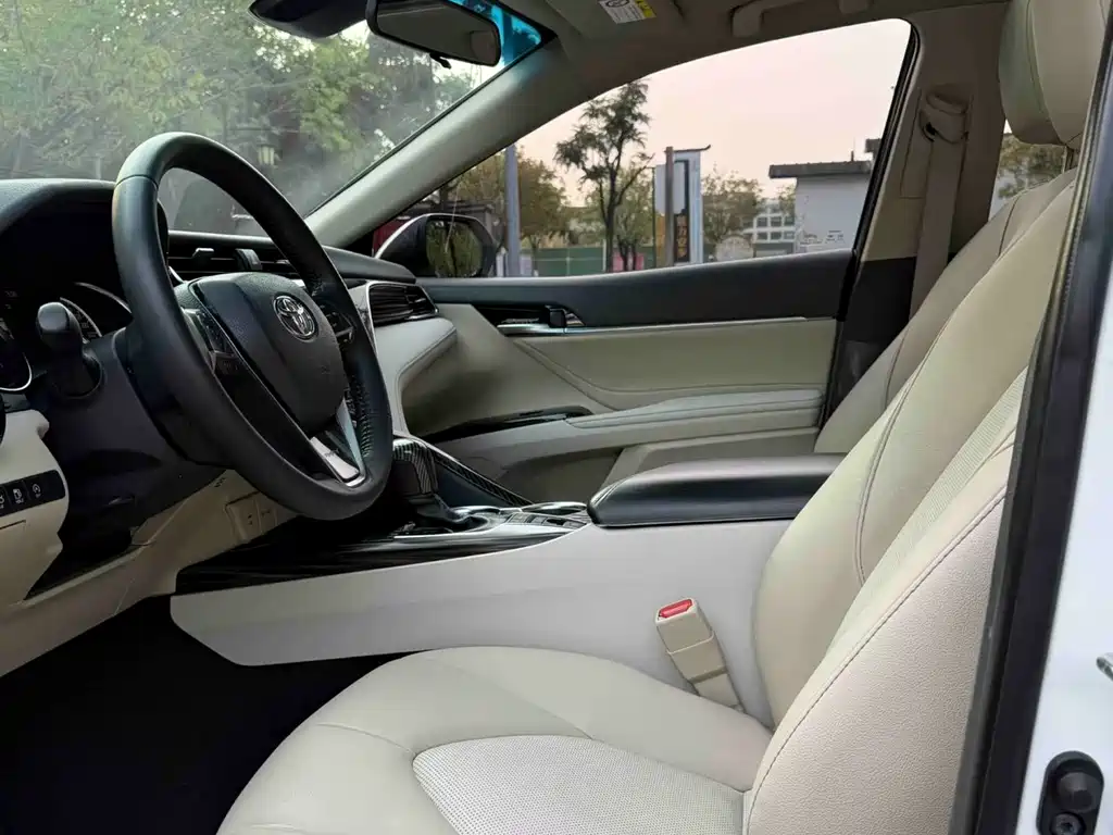 Camry 2.5 G Luxury CN-V