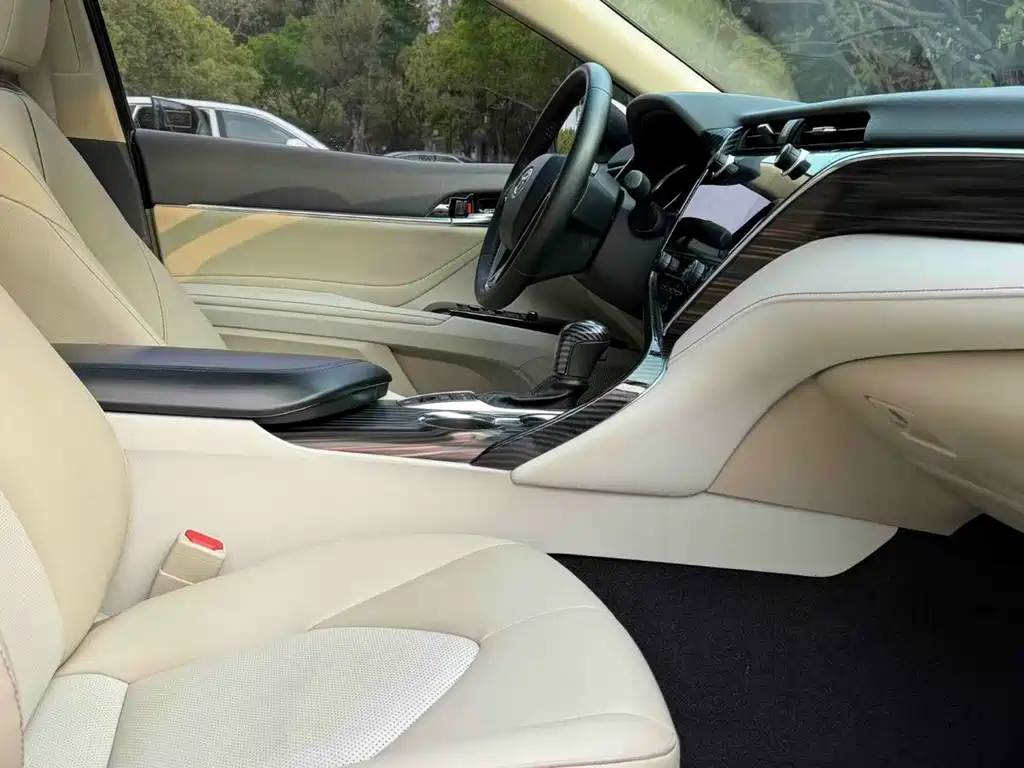Camry 2.5 G Luxury CN-V