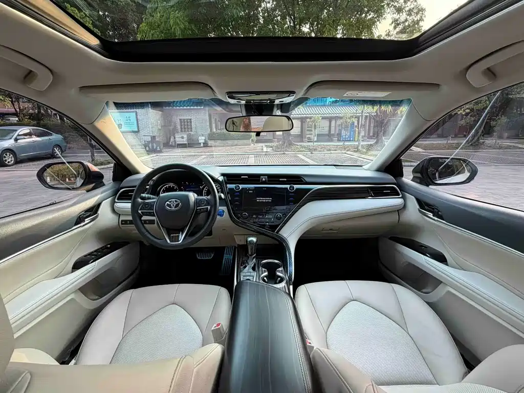 Camry 2.5 G Luxury CN-V
