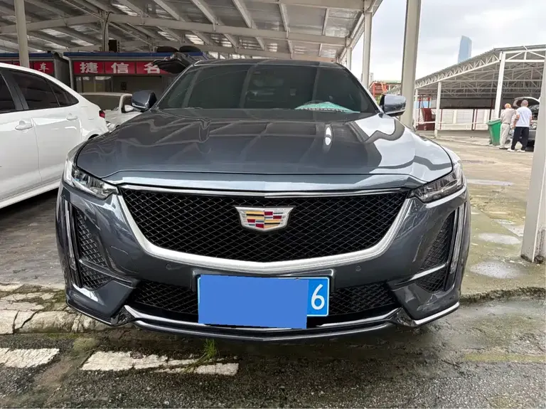 Cadillac CT5 28 T Leading Sport