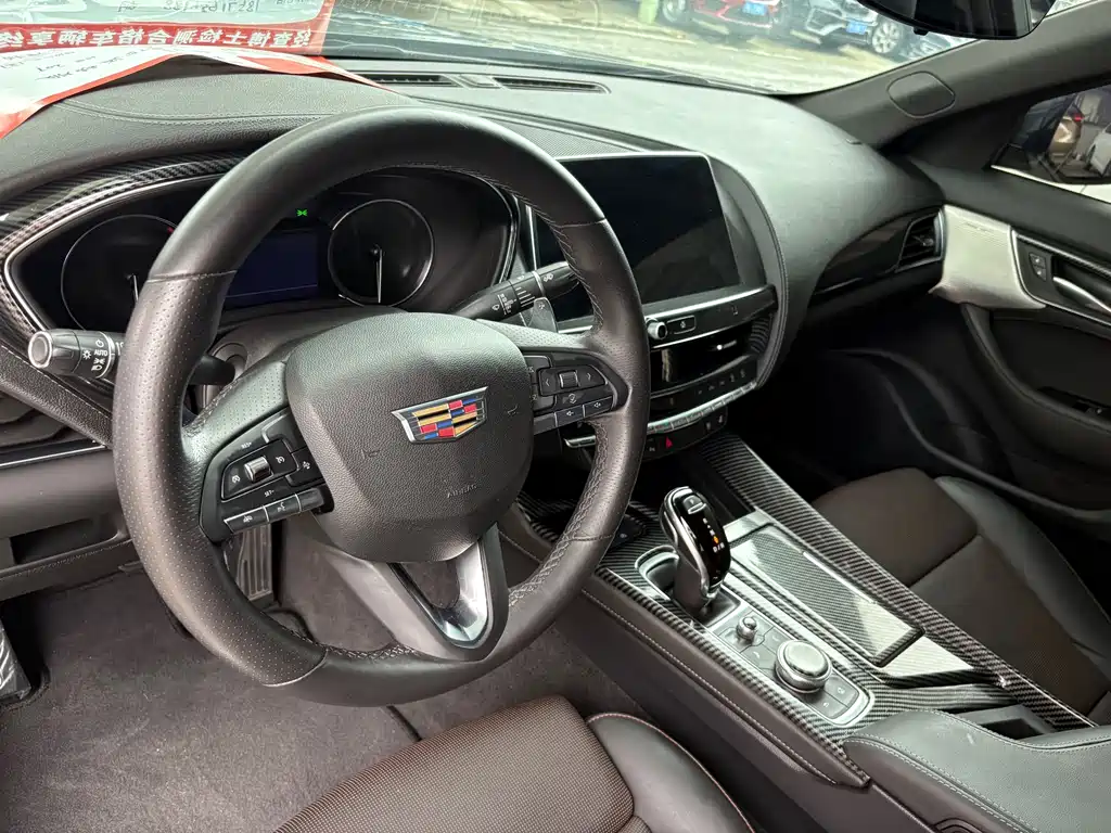 Cadillac CT5 28 T Leading Sport
