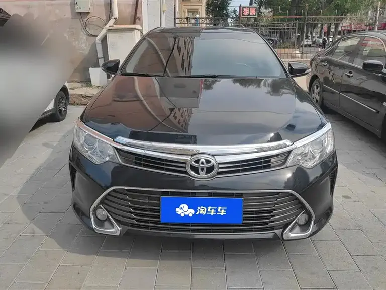 Toyota Camry 2.0 G Leading