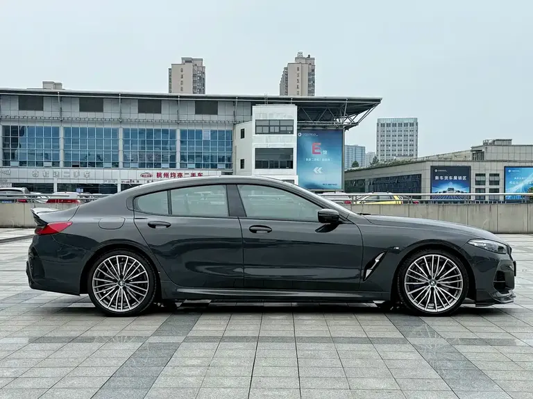 BMW 8 Series 840 i xDrive 4-door Coupe M Sport Package