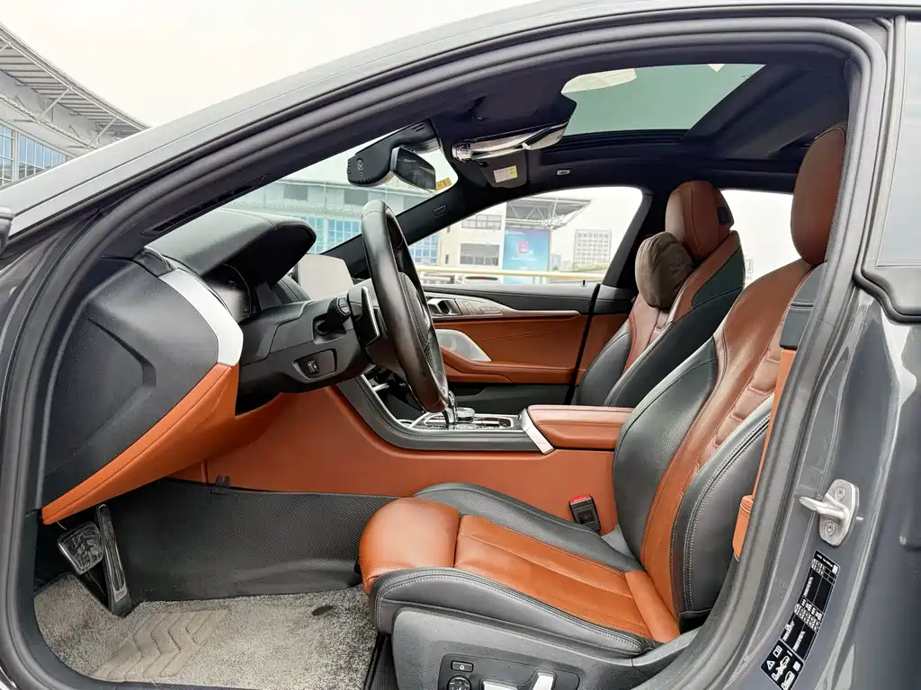 BMW 8 Series 840 i xDrive 4-door Coupe M Sport Package