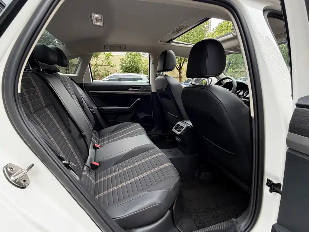 Lavida 280 TSI DSG Comfort CN-VI
