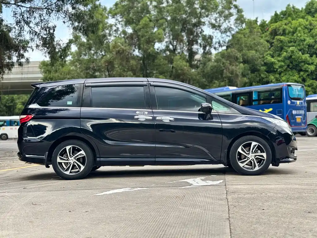 Odyssey Facelift 2.4 L Luxury