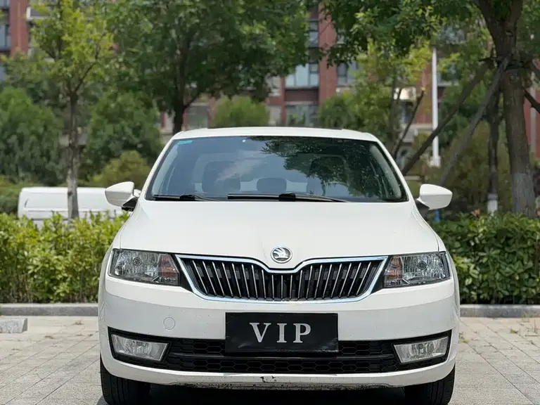 Skoda Rapid 1.6 L Auto Smart Select