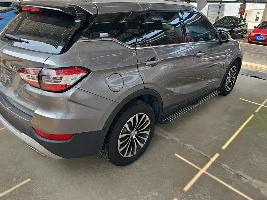 Brilliance V6 1.5 T Auto Distinguished