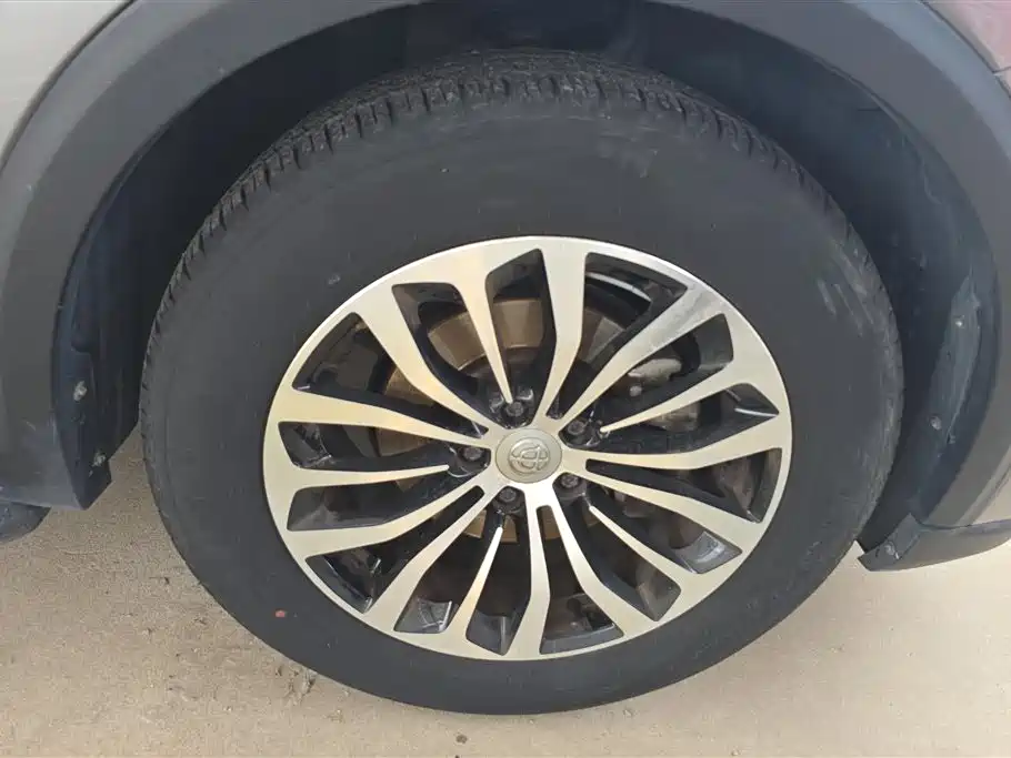 Brilliance V6 1.5 T Auto Distinguished