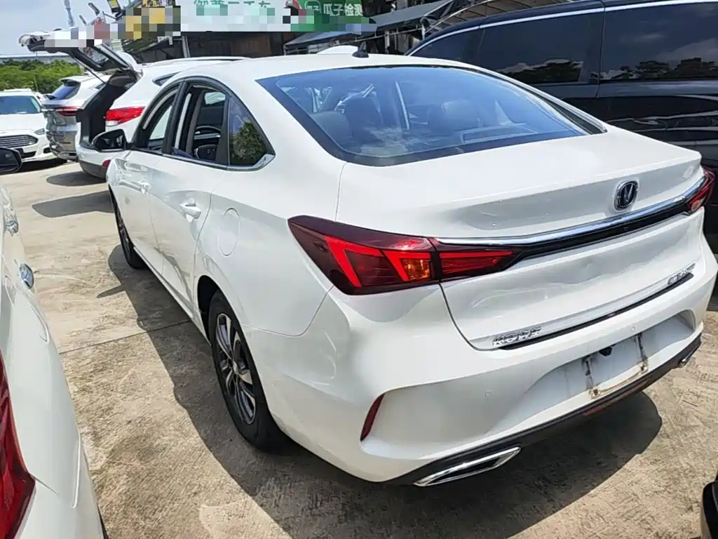 Eado PLUS Million 1.6 L GDI CVT Luxury