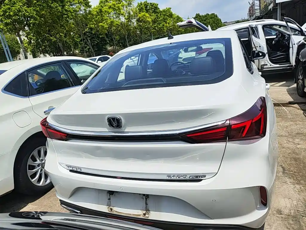 Eado PLUS Million 1.6 L GDI CVT Luxury