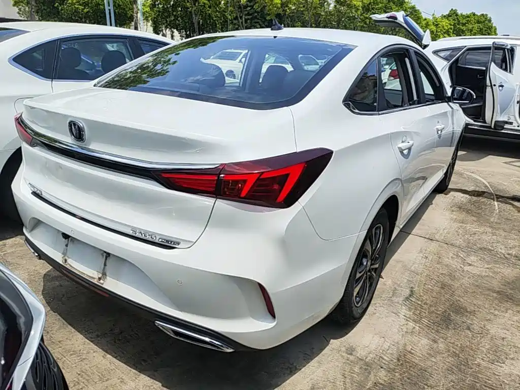 Eado PLUS Million 1.6 L GDI CVT Luxury