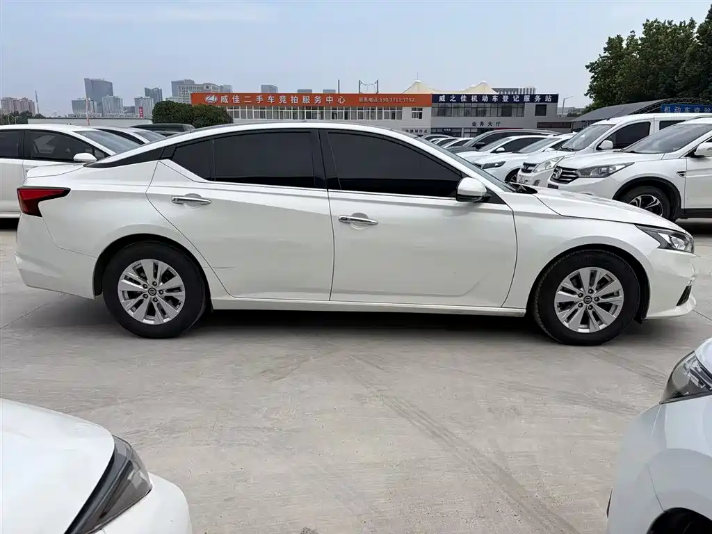 Teana 2.0 L XL Comfort