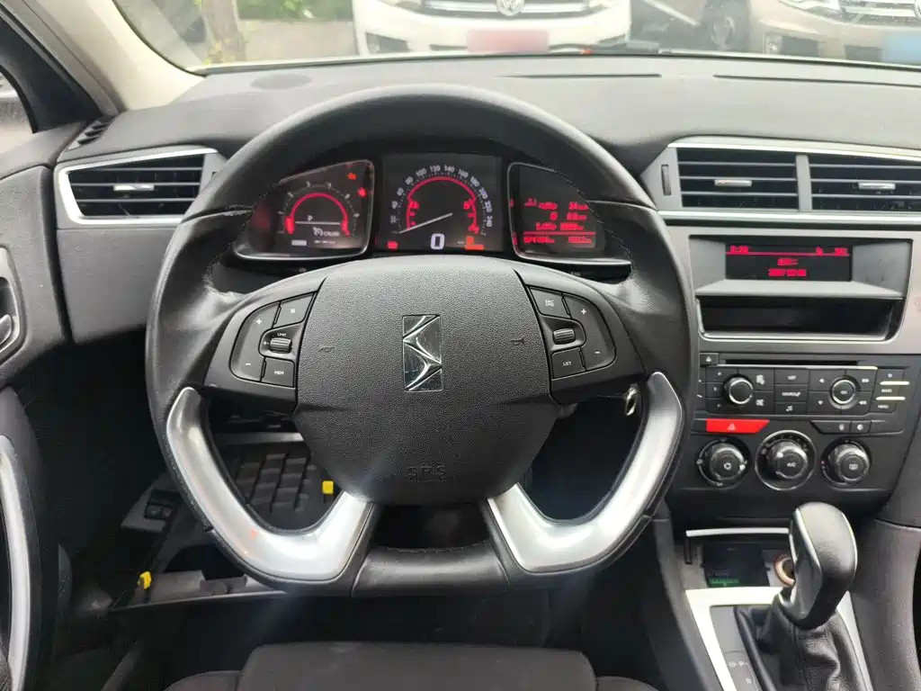 DS 5 LS 1.6 T Comfort THP160