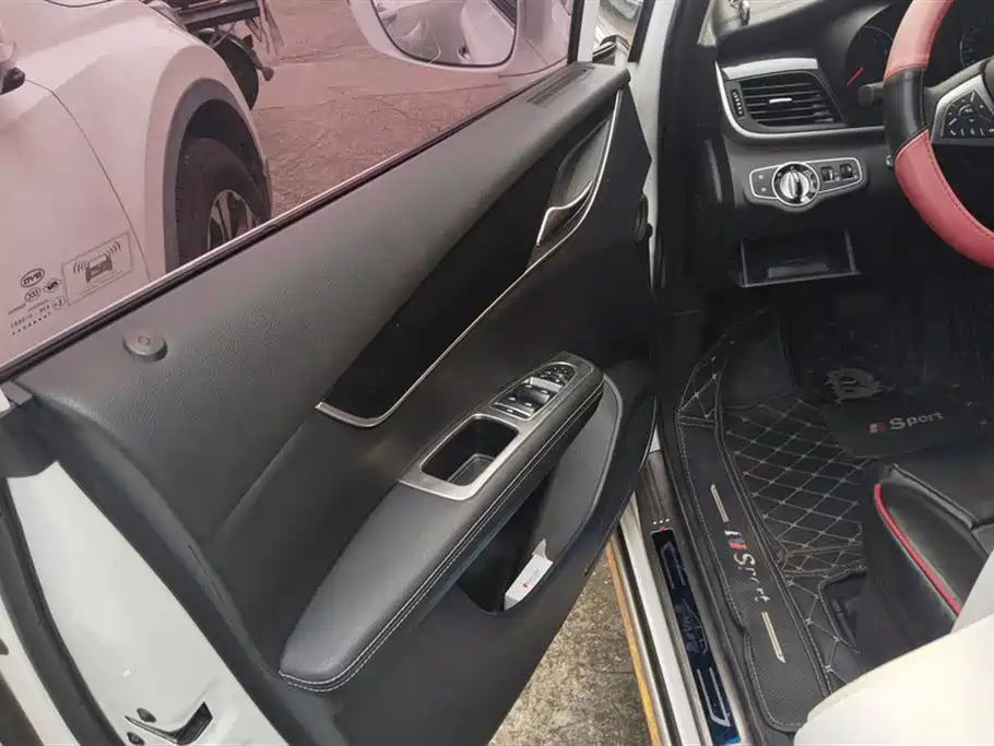 Song MAX 1.5 T Auto Connected Elite 7-seat