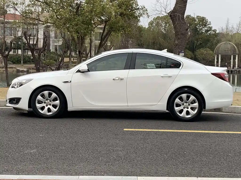 Regal 1.6 T Elite Tech