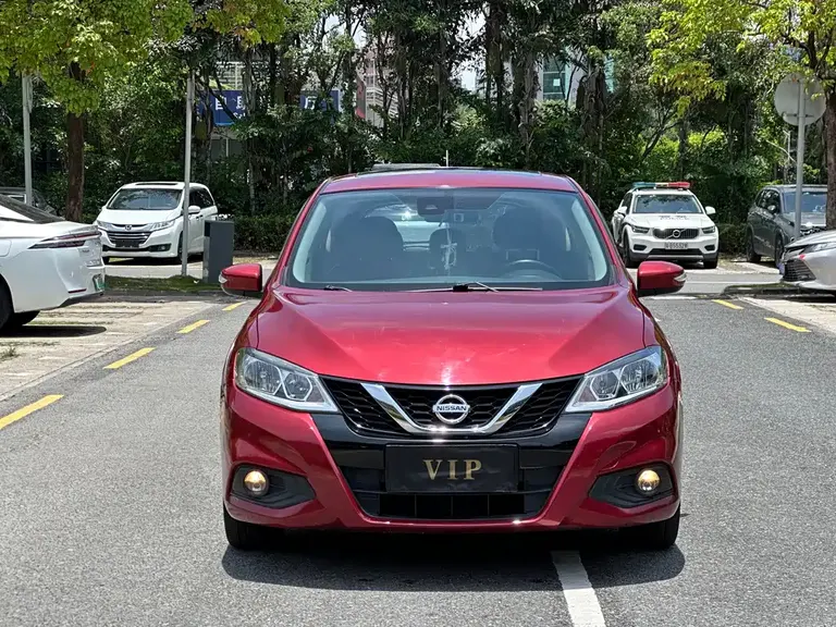 Nissan Tiida 1.6 L CVT Smart Travel