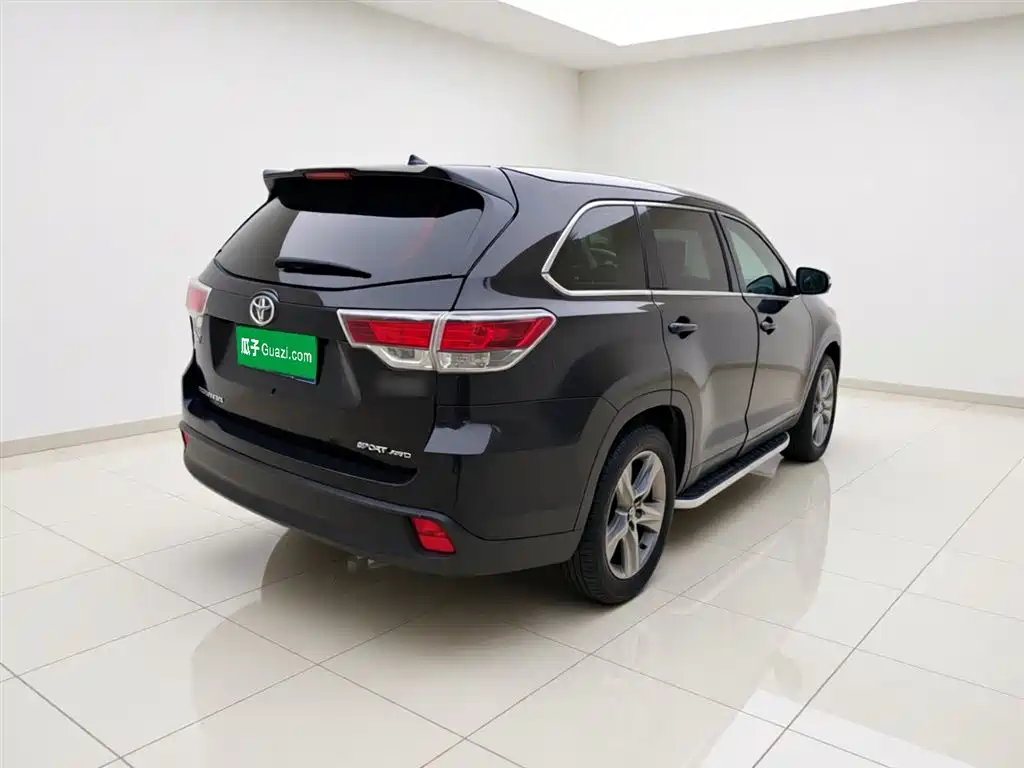 Highlander 2.0 T 4 WD Luxury 7-seat