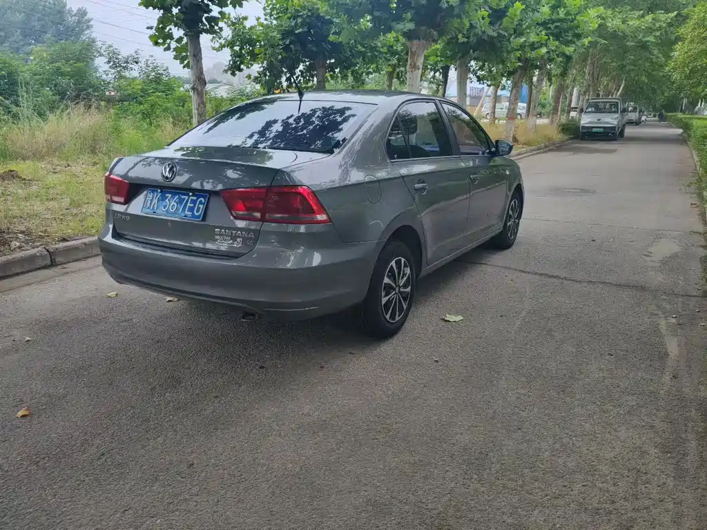 Santana 1.6 L Auto Style