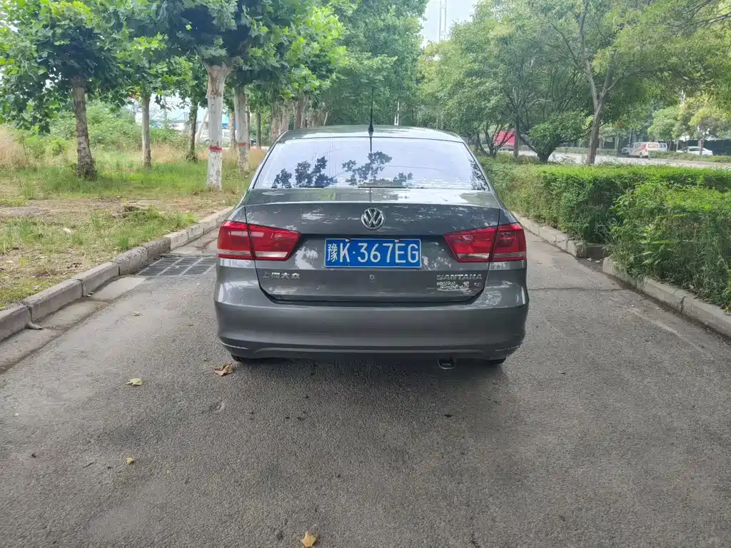 Santana 1.6 L Auto Style