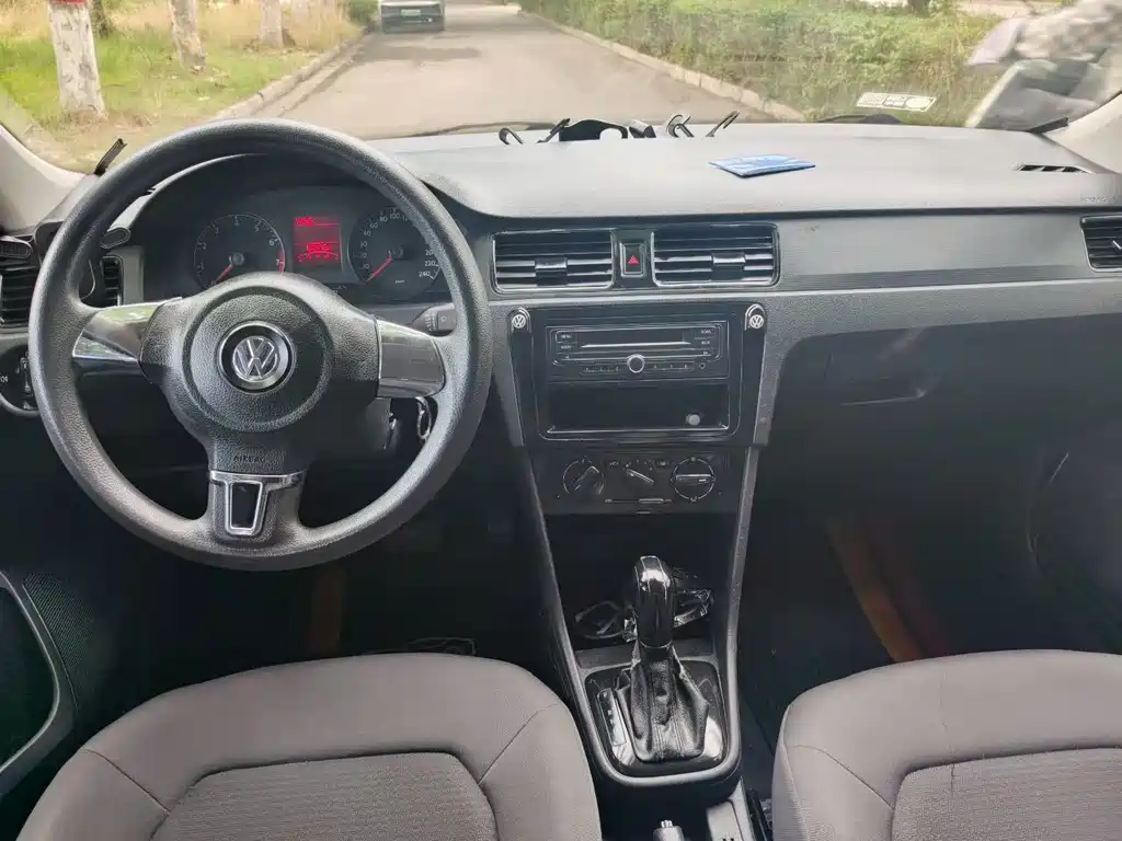 Santana 1.6 L Auto Style